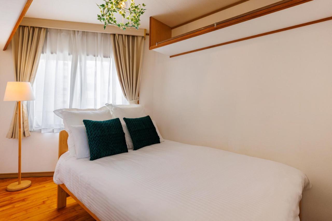 Naha Gajumaru Apartment Hotel 301 Exteriör bild