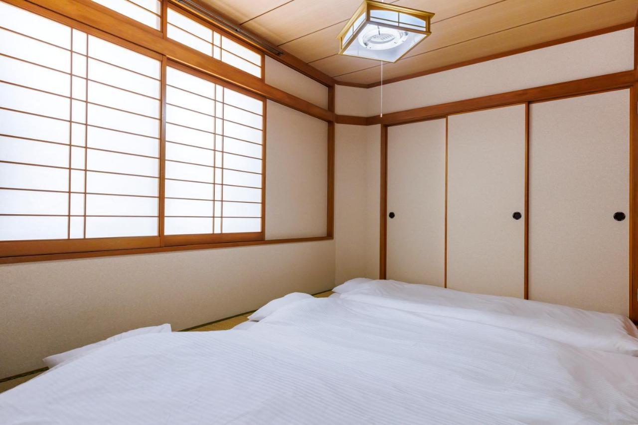 Naha Gajumaru Apartment Hotel 301 Exteriör bild